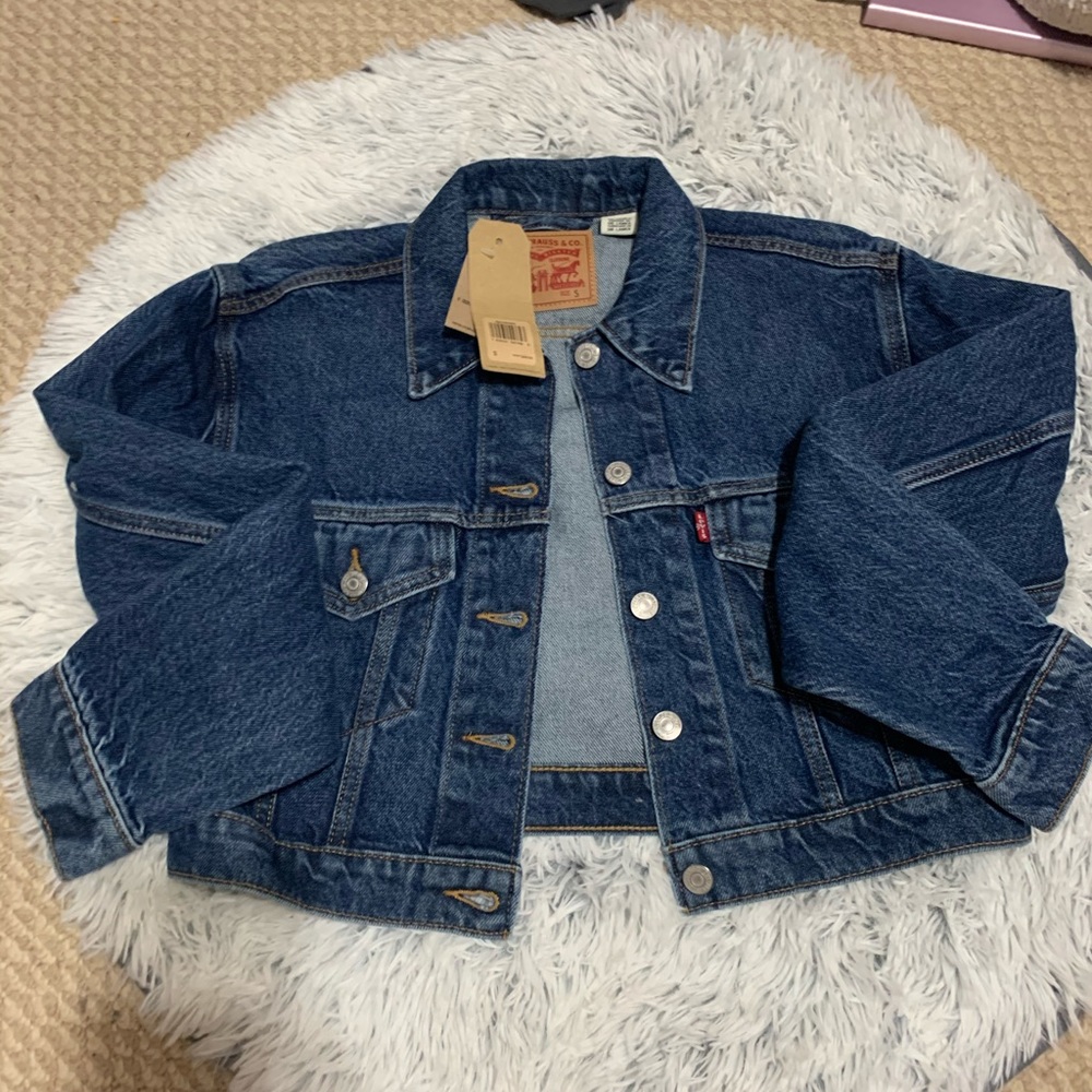levi’s cropped denim jacket